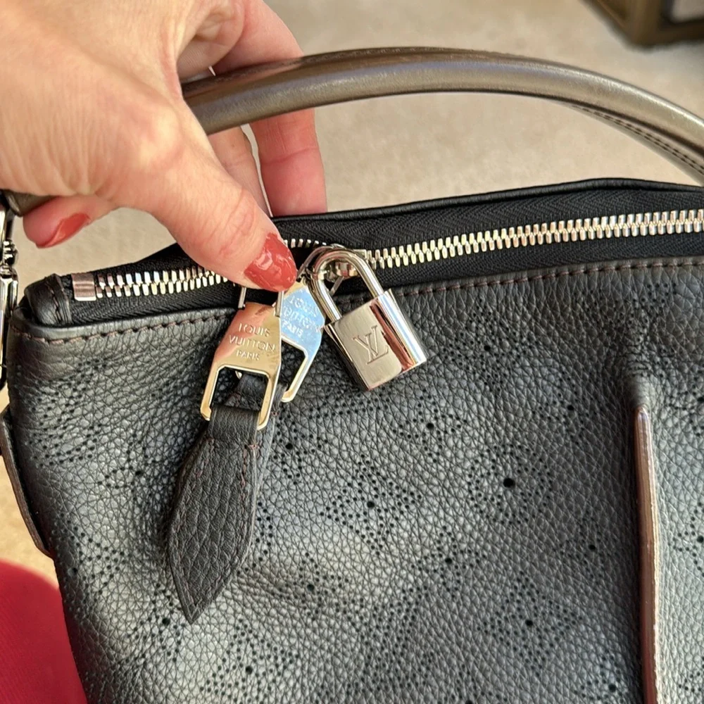 Louis Vuitton Black Hobo Bag - Picture 5 of 13